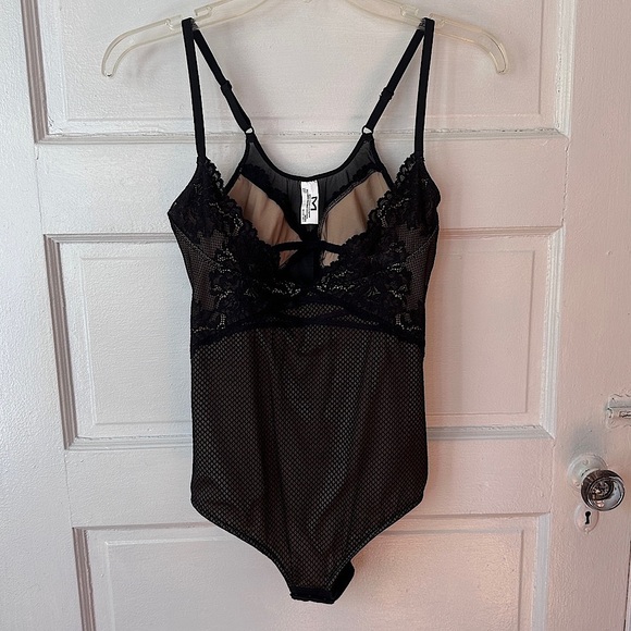 Maidenform Black Floral Lace Bodysuit Lg Sheer Back Stretch Nylon V-Neck - Picture 16 of 17